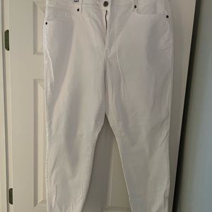 NWT LOfFT CURVYSKINNY CROPPED WHITE JEANS